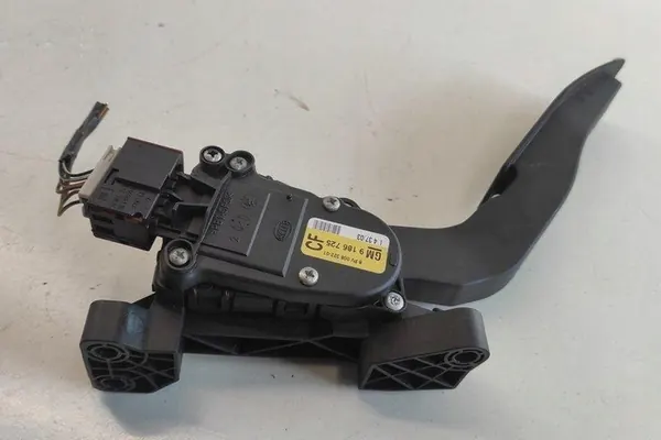 Gaspedaal OPEL VECTRA C 2.2L 2004 image 3