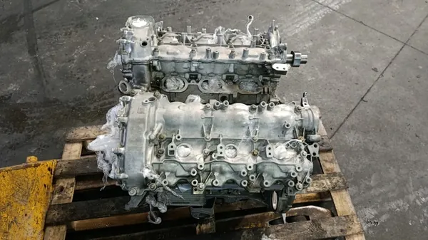 Mercedes Moottorilohko OEM 276823 C43 AMG W205 image 3