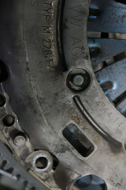 Kit de embreagem volante bimassa Skoda Yeti 2.0 TDI image 6