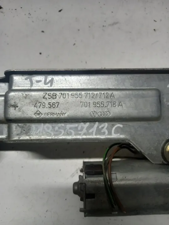 Takaluukun oikea pyyhkijämekanismi VW T4 OEM 701955713C image 4