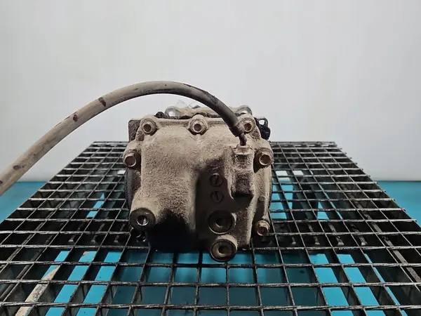 Takadifferenti Renault Kangoo I 98-08 38300-2A000 image 9