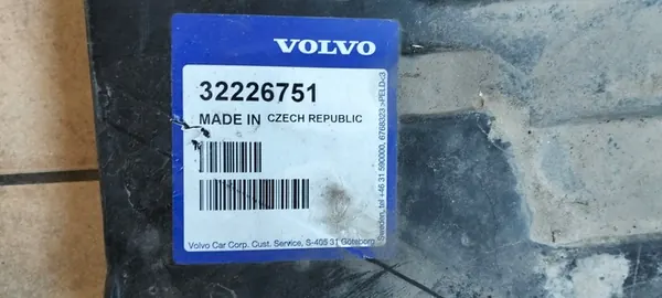 VOLVO XC40 II Motor Sköld image 3