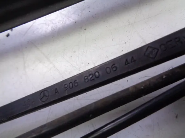 Front Wiper Arms Mercedes Sprinter 906 2.2 CDI 2014 OEM image 4