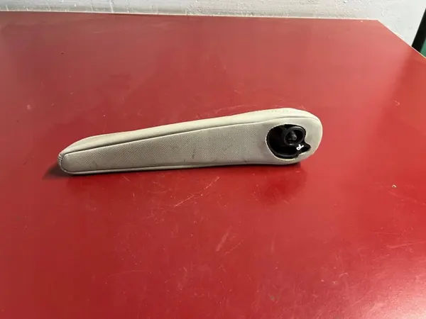 Chrysler Pacifica konsol armstöd OEM KSI19859 image 3
