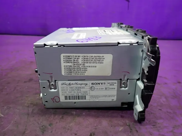 Radio Sony Ford Focus MK2 OEM Zawada-380478- Usado image 3