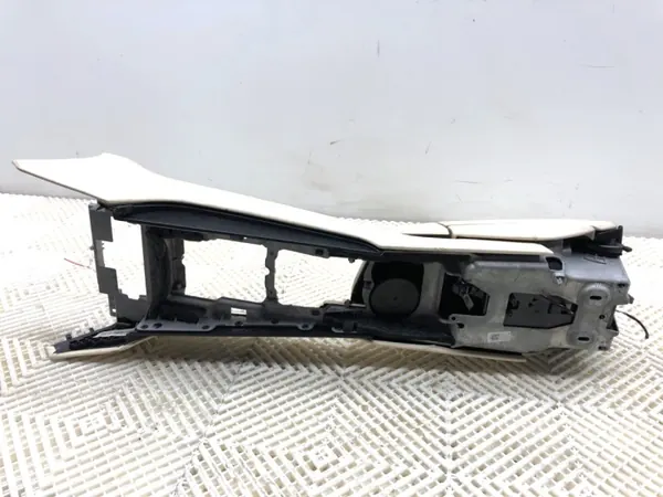 Console centrale OEM LORK-389-32065 avec accoudoir Porsche Panamera image 9