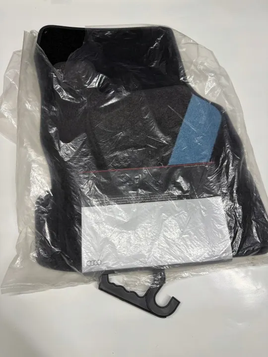 Veluurimatot OEM 8V2061270C setti Audi A3:lle image 2
