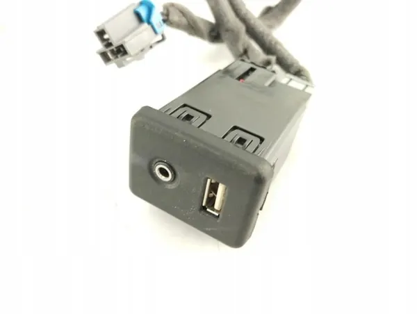 USB AUX-aansluiting OEM 22875063 voor Opel Insignia A image 6