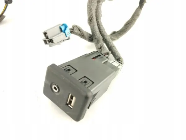 USB AUX-aansluiting OEM 22875063 voor Opel Insignia A image 7