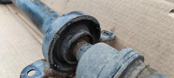 Drivaxel Audi Q7 4L Touareg 7L8521102C image 7