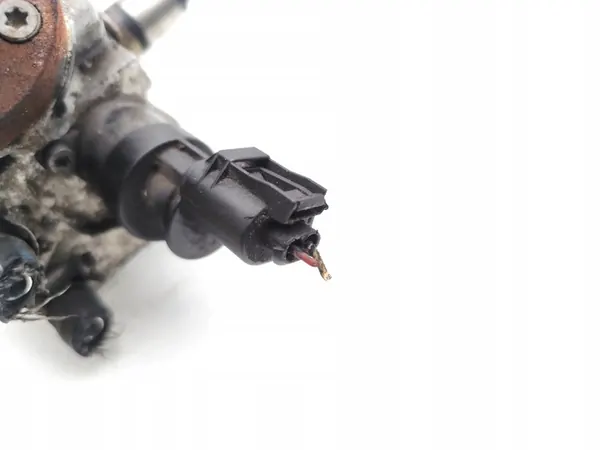 Bomba de inyección BMW E90 2.0D OEM 7797874 image 6