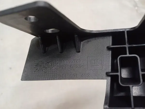 Scivolo di montaggio paraurti Opel Zafira image 2