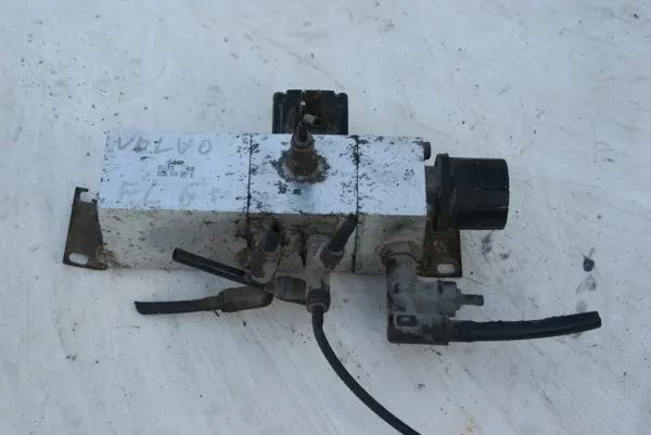 Válvula de elevação de eixo Volvo FL6 OEM 86060040010 image 4