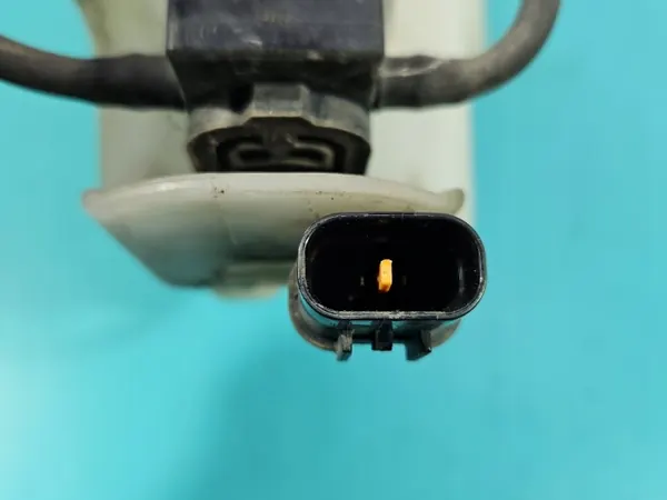 Ruitenwisservloeistof tank OEM 98610-A6000 voor Hyundai i30 II image 8
