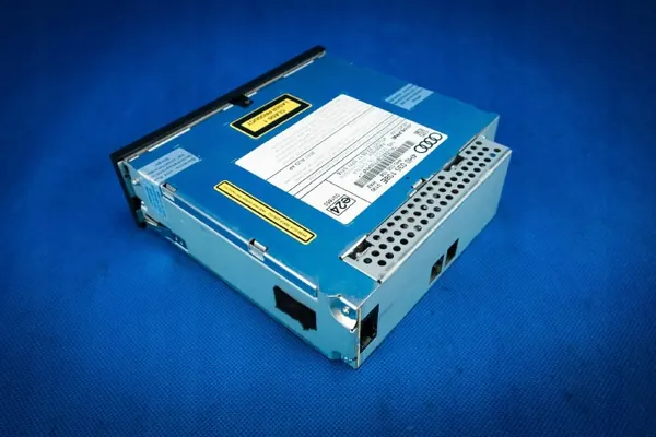 Begagnad DVD-byttare OEM 4H0035108E Audi A6/A7/A8 image 3