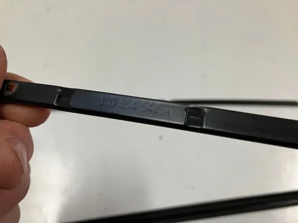 Voorruitrubber OEM 3G0854327/3G0854542A Passat B8 image 4