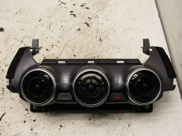 Grelhas de ventilação centrais Nissan Juke II 2023 OEM 682U16PA0A image 2