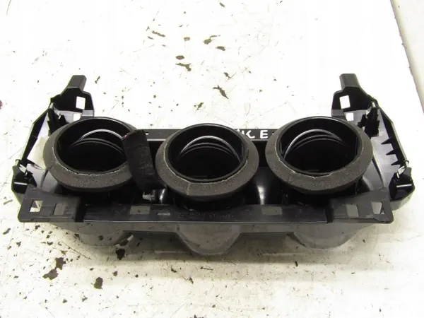 Grelhas de ventilação centrais Nissan Juke II 2023 OEM 682U16PA0A image 3