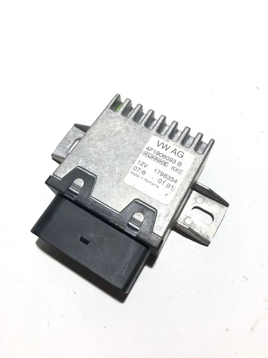 Bränslepumpkontroller Audi Q7 4L 4F1906093B image 2