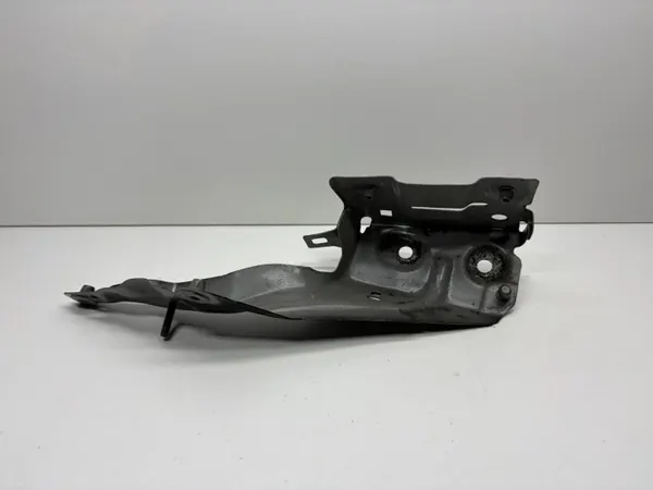 Audi Q5 stänkskärmsbracket OEM 80A821131A vänster fram image 2