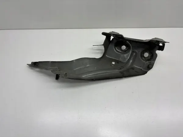 Audi Q5 stänkskärmsbracket OEM 80A821131A vänster fram image 4