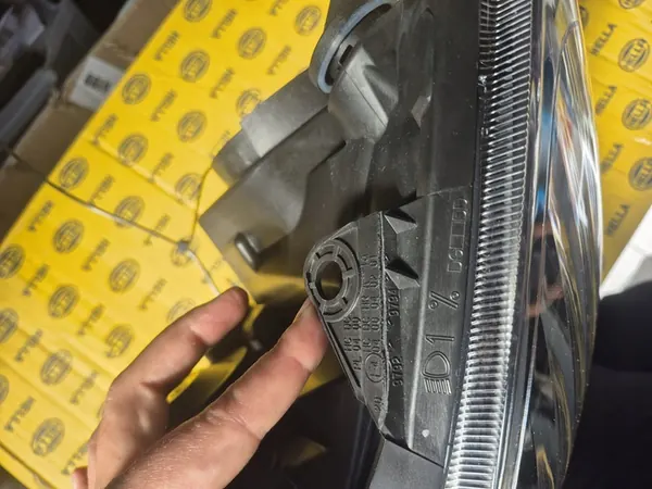 Hella 1DL 008 461-771 Farol image 6