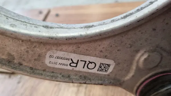 BMW 5 G60 G61 Mozzo di Sospensione Anteriore Destro OEM 6898328 image 4