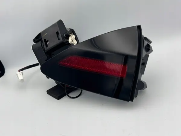 Tesla S PLAID 21- Ladeklappe OEM 1530813-00-C image 4