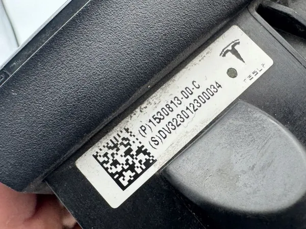 Tesla S PLAID 21- Ladeklappe OEM 1530813-00-C image 6