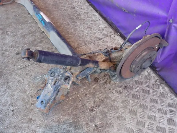 Viga de eje trasero OEM Zawada-364069- para Peugeot 1007 image 6