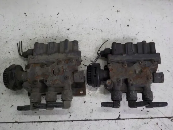 DAF 105 ECAS Valve Used OE Part image 2