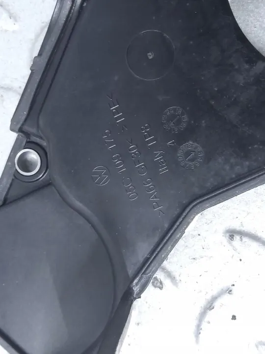 Pièce moteur Skoda Fabia Mk3 OEM 05C109175 image 4