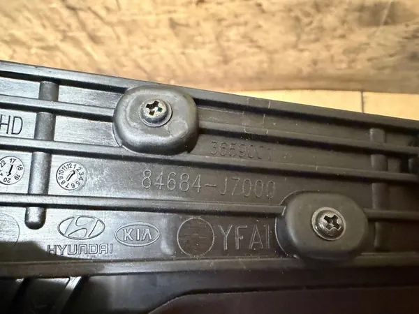 OEM 84684J7000 USB-sytytin Kia Ceed III:lle image 6
