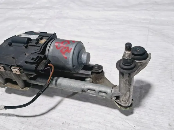 Etupyyhkijän mekanismi moottorilla Skoda Octavia II 2008-2013 image 4