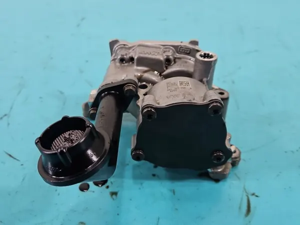 Oliepomp OEM 04L145208H voor Skoda Octavia III 1.6 TDI image 4