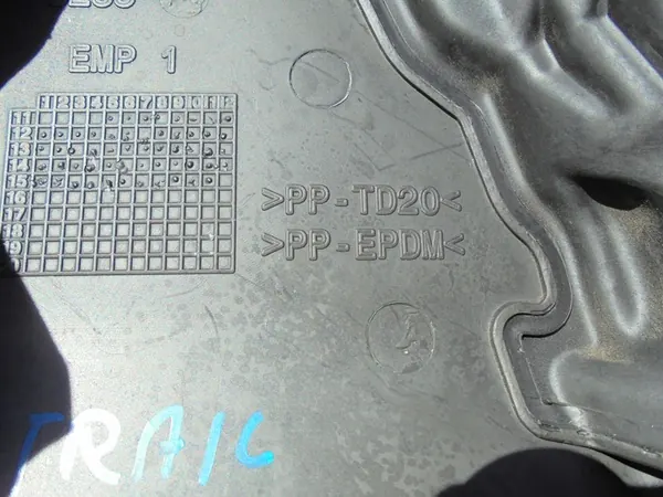 Nissan X-Trail T32 Moottorin kansi 175753VD0B image 4