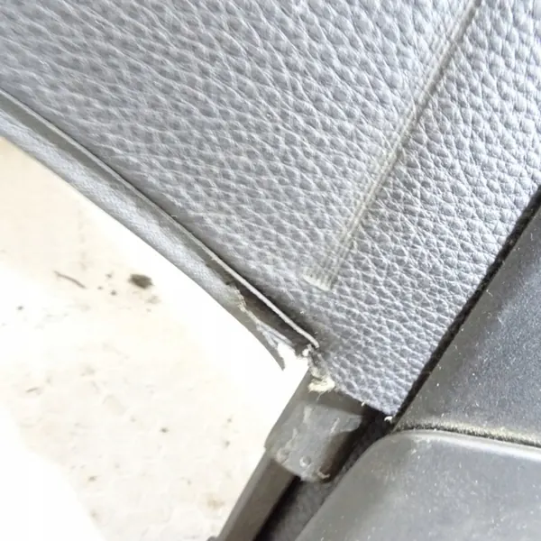 VW Passat B6 Kombi Kofferbakrol OEM DEMONTCARS-46066- image 4