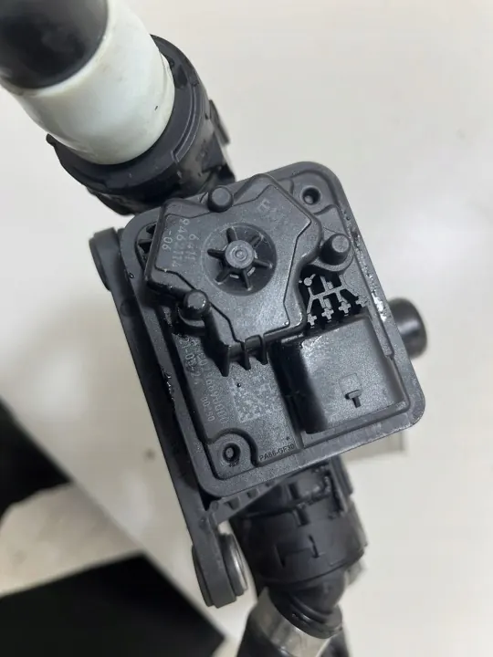 Déshydrateur A/C BMW OEM 9418878 - État Utilisé image 7