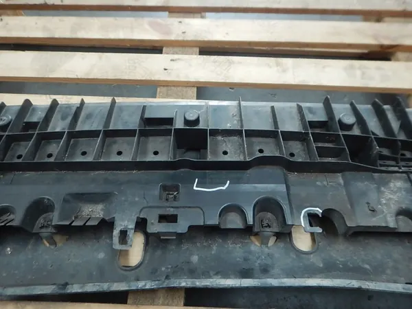 Plaque de protection pare-chocs Peugeot 2008 I OEM 9600435580 image 10