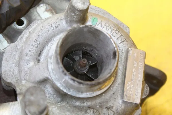 Turbocompressor OEM 4R8Q6K682BK para Jaguar XJ XF 2.7D image 9