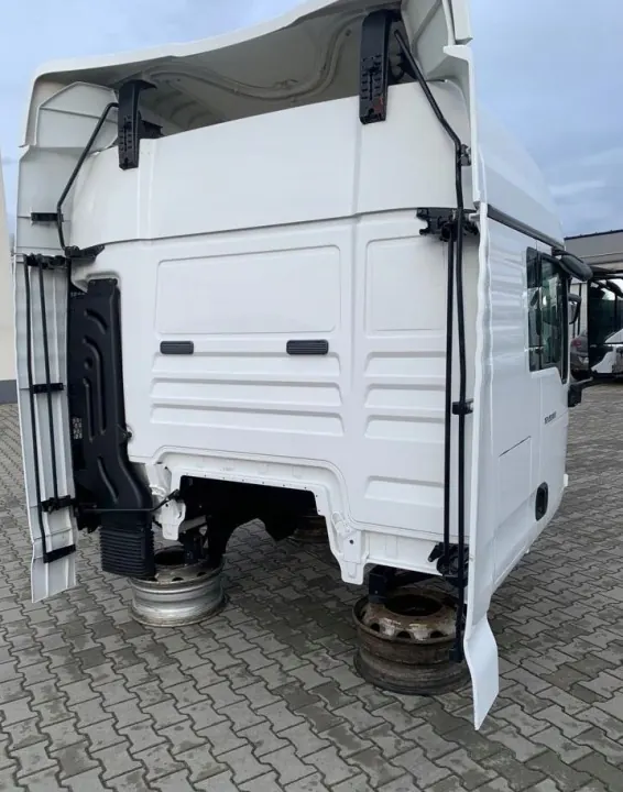MAN TGX Euro 6 slaapcabine & motorkap - Gebruikt OEM image 4