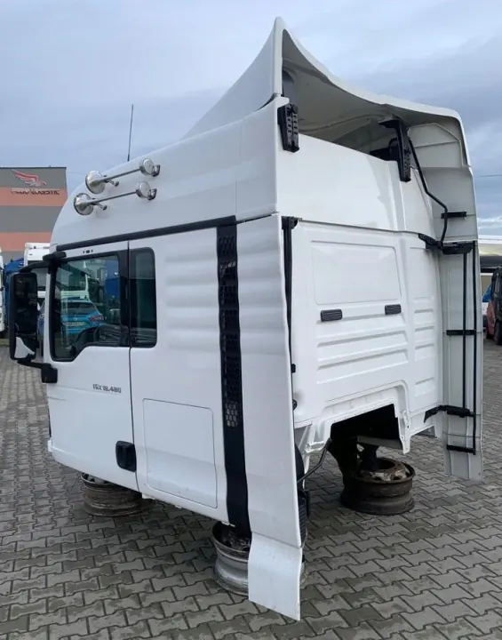 MAN TGX Euro 6 slaapcabine & motorkap - Gebruikt OEM image 6