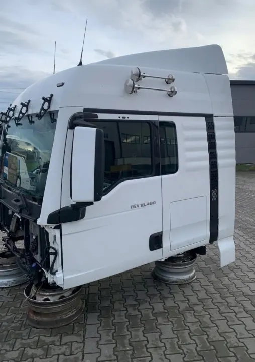 MAN TGX Euro 6 slaapcabine & motorkap - Gebruikt OEM image 7