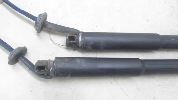 VOLVO XC60 Bakluckdämpare 31352185 image 4