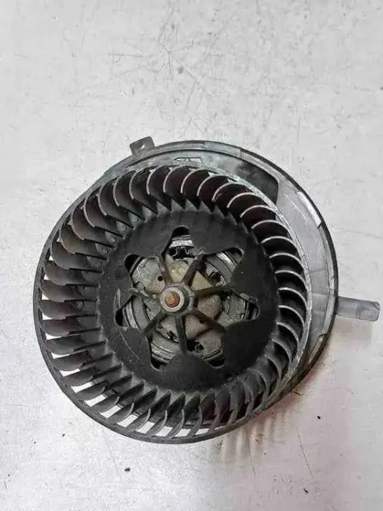Värmefläktrelä OEM 997211A Audi A4 2.0L Diesel image 2
