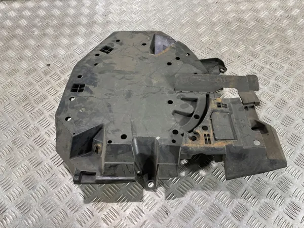 Subaru bränsletanksskydd OEM FBZ20472 - Begagnad image 2