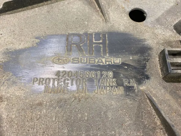 Subaru bränsletanksskydd OEM FBZ20472 - Begagnad image 3