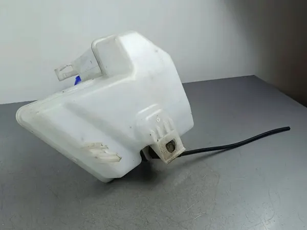 2020 SsangYong Musso Réservoir de lave-glace FOB41282 image 6