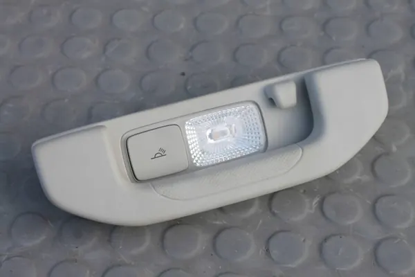 OEM 11317666HSII Luz Interior Cabina para MG HS II image 2