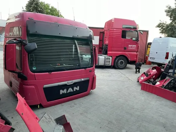 MAN TGX Hytter OEM 872134683KABINA Begagnad 2013+ image 2